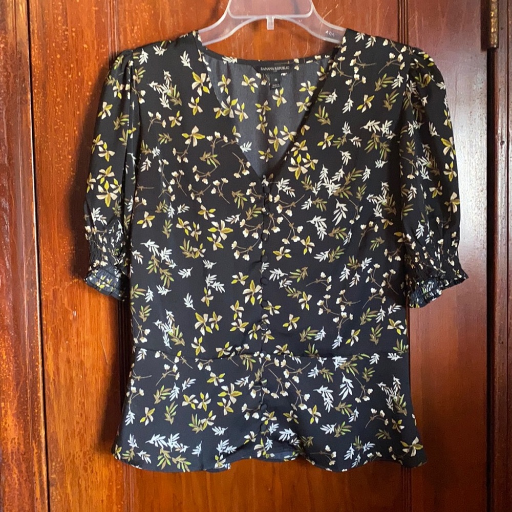 NWOT Banana Republic Puff Sleeve Floral Blouse